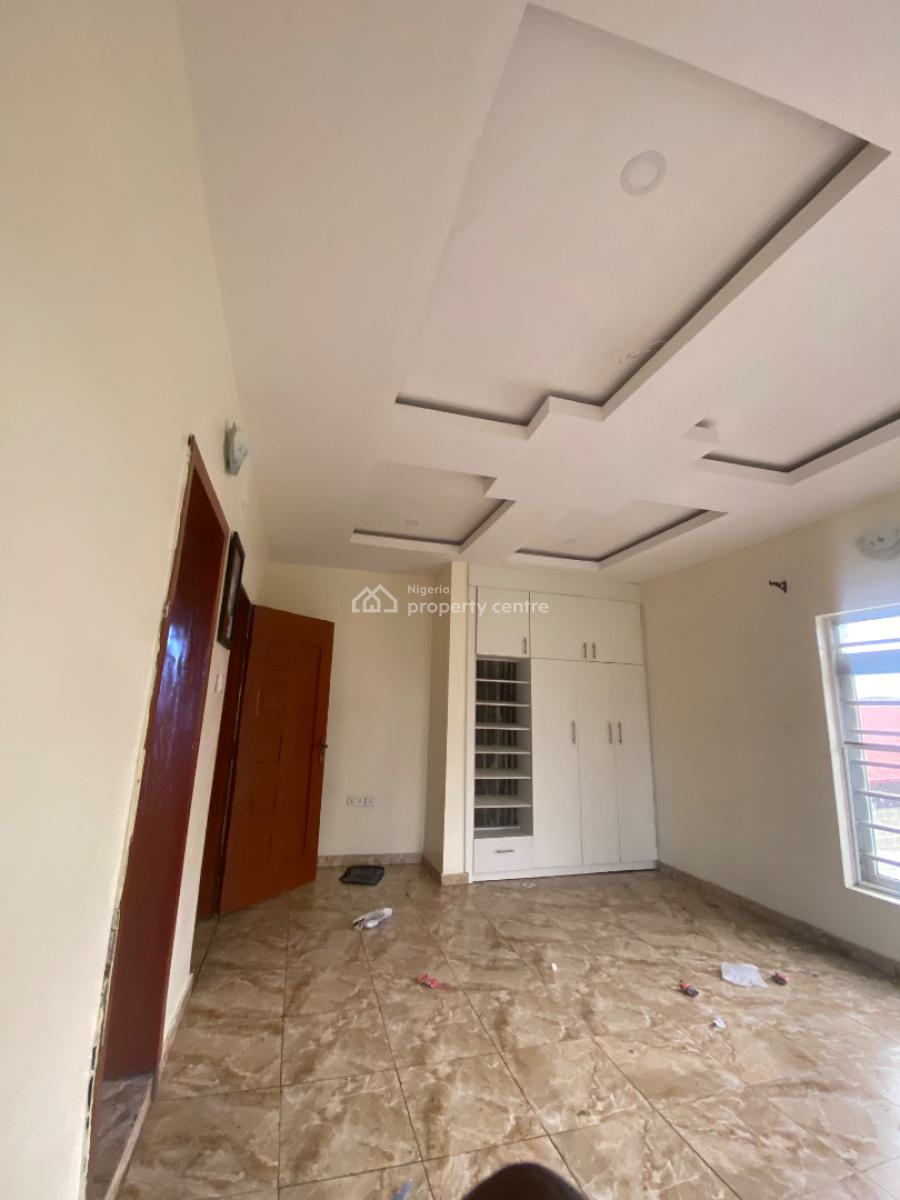 Luxury Spacious 3 Bedroom Apartment Upstairs, Sangotedo, Ajah, Lagos, Flat / Apartment for Rent