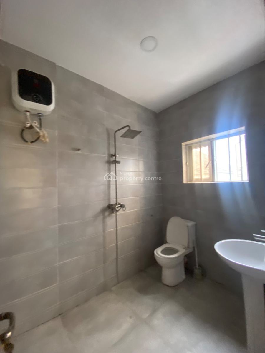 Luxury Spacious 3 Bedroom Apartment Upstairs, Sangotedo, Ajah, Lagos, Flat / Apartment for Rent