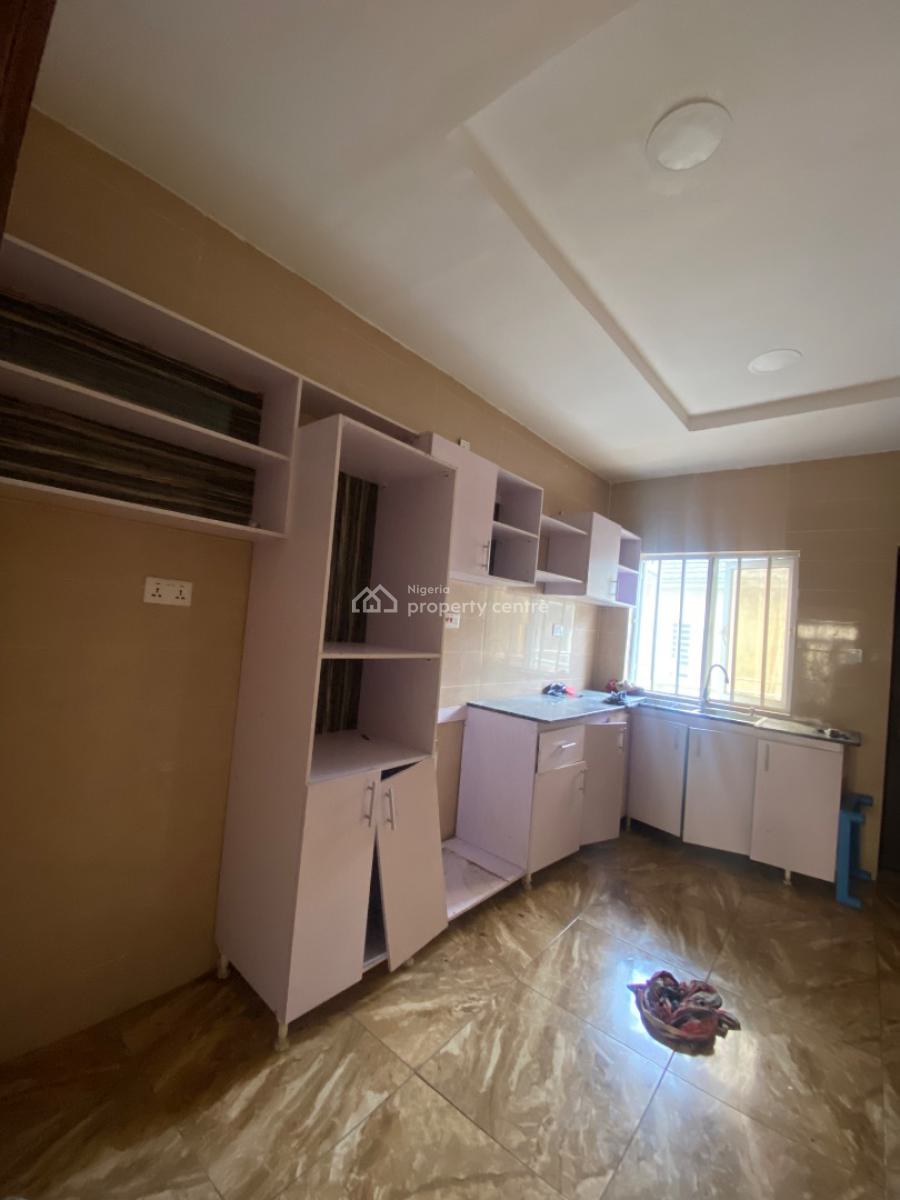 Luxury Spacious 3 Bedroom Apartment Upstairs, Sangotedo, Ajah, Lagos, Flat / Apartment for Rent