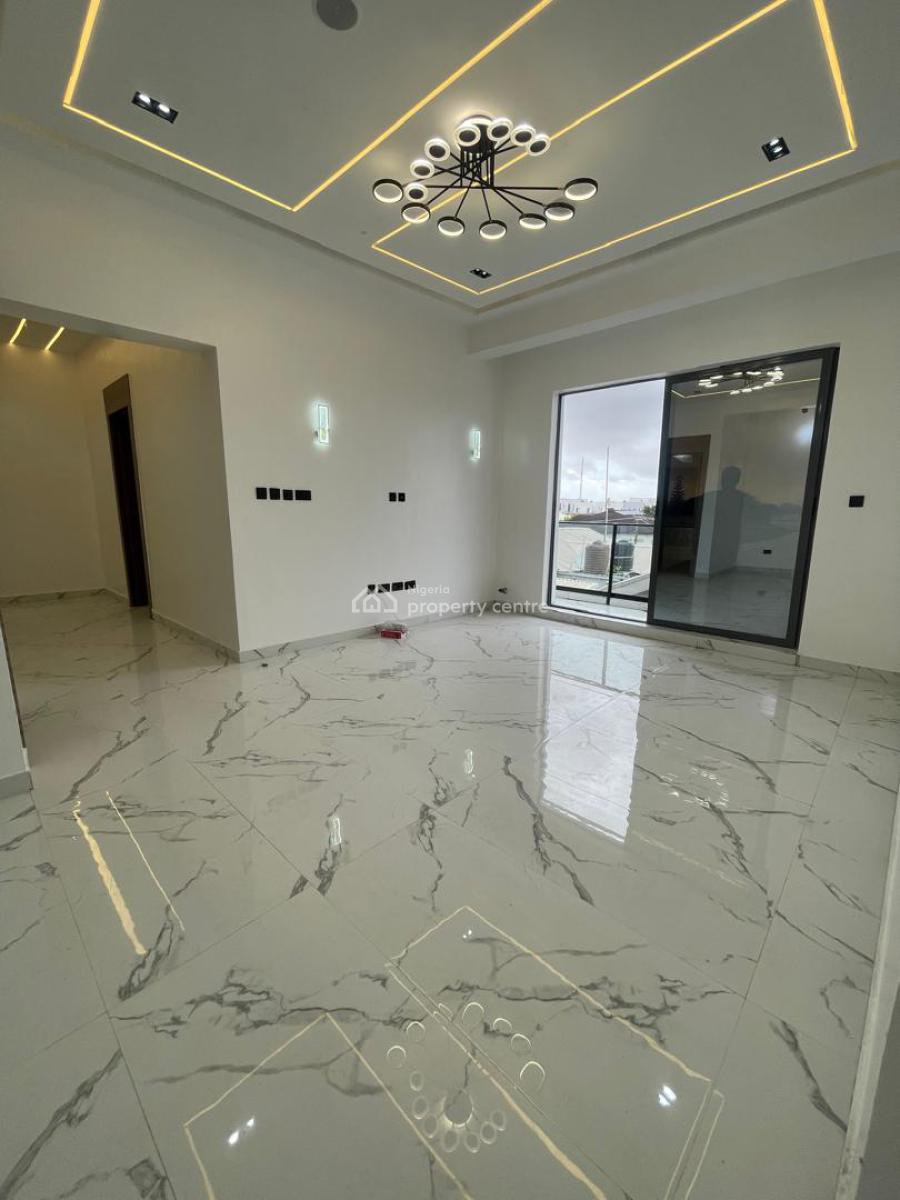 3 Bedroom Flat Upstairs 3rd Floor, Lekki Phase 1, Lekki, Lagos, Flat / Apartment for Rent