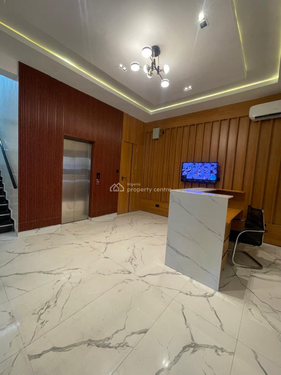 3 Bedroom Flat Upstairs 3rd Floor, Lekki Phase 1, Lekki, Lagos, Flat / Apartment for Rent