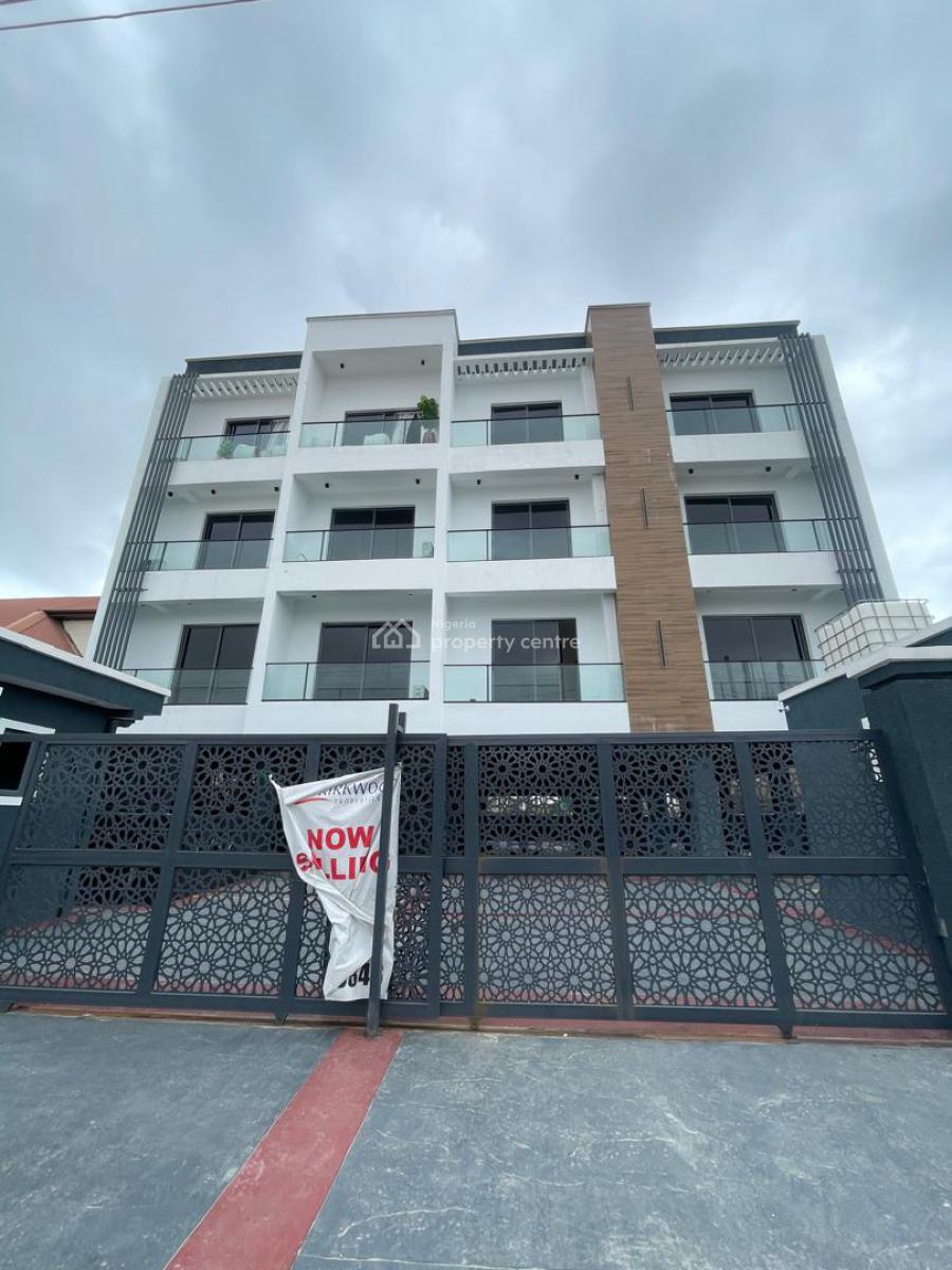 3 Bedroom Flat Upstairs 3rd Floor, Lekki Phase 1, Lekki, Lagos, Flat / Apartment for Rent