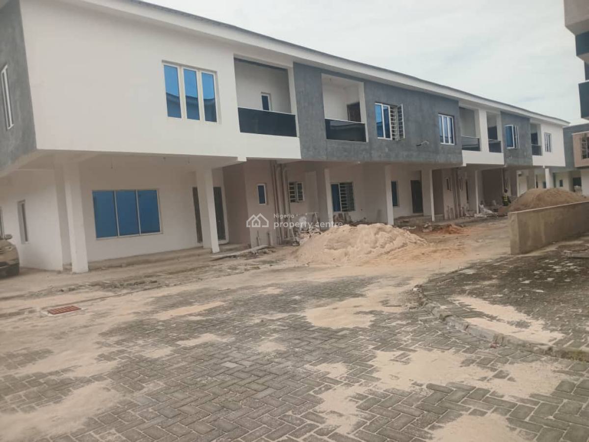 Distress 3 Bedroom Maisonette in a Beautiful Estate, Orchid Road, Lekki Phase 2, Lekki, Lagos, House for Sale