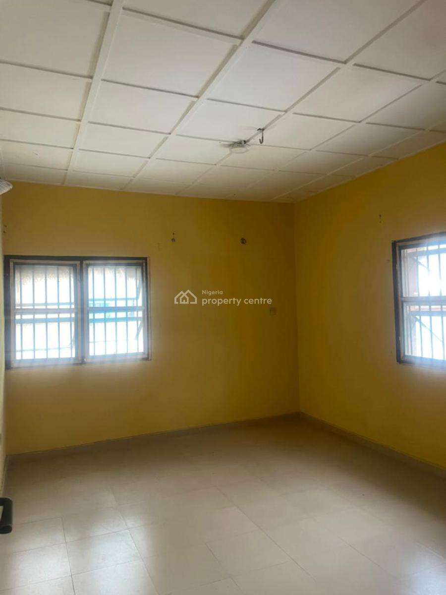 3 Bedroom Flat Upstairs, Magodo Isheri, Magodo, Lagos, Flat / Apartment for Rent