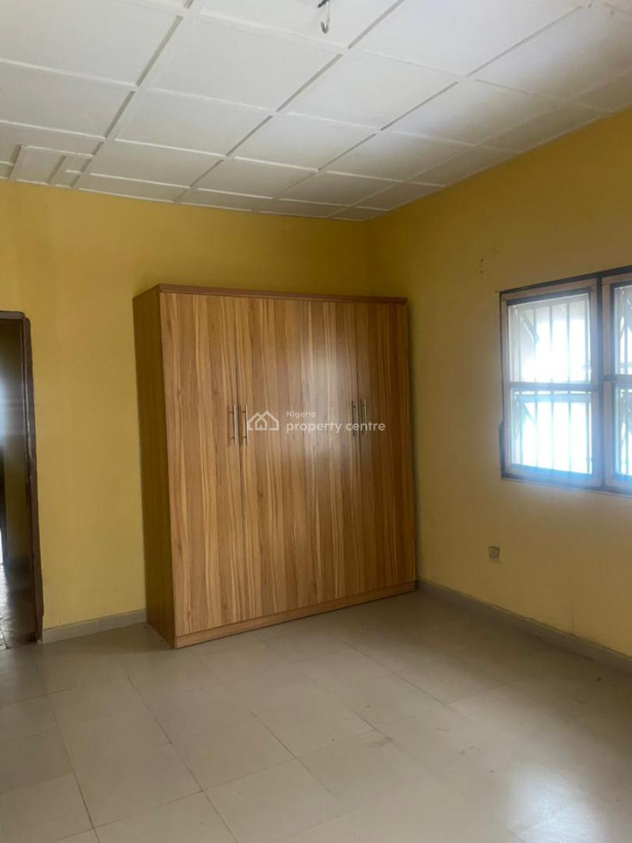 3 Bedroom Flat Upstairs, Magodo Isheri, Magodo, Lagos, Flat / Apartment for Rent