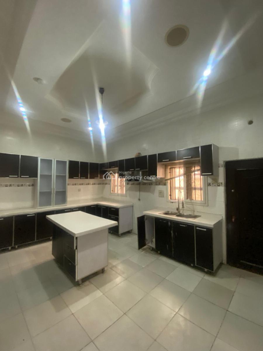 Spacious Standard 5 Bedroom Detached House, Lekki Phase 1, Lekki, Lagos, Detached Duplex for Rent