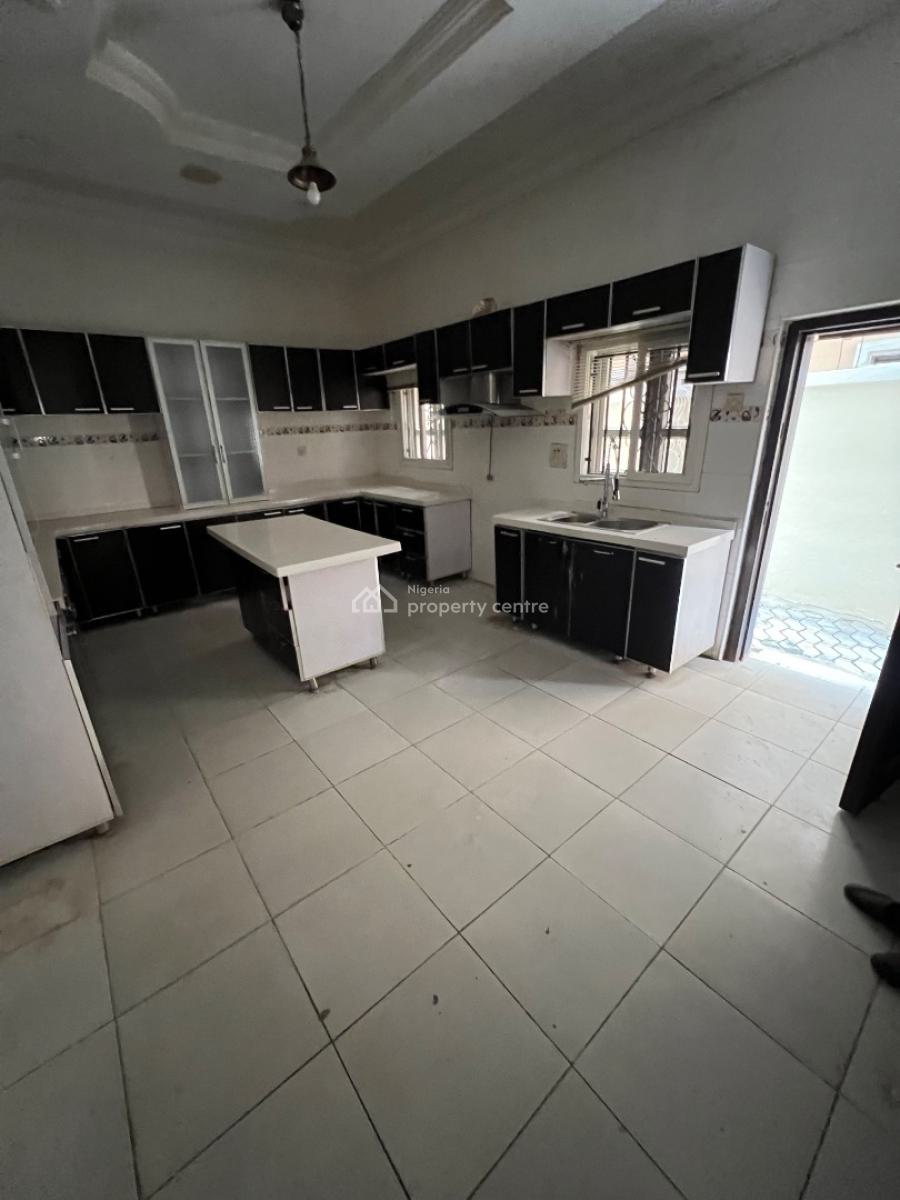 Massive 7-bedroom Fully Detached Duplex with 2-bedroom Bq., Lekki Phase 1, Lekki, Lagos, House for Rent