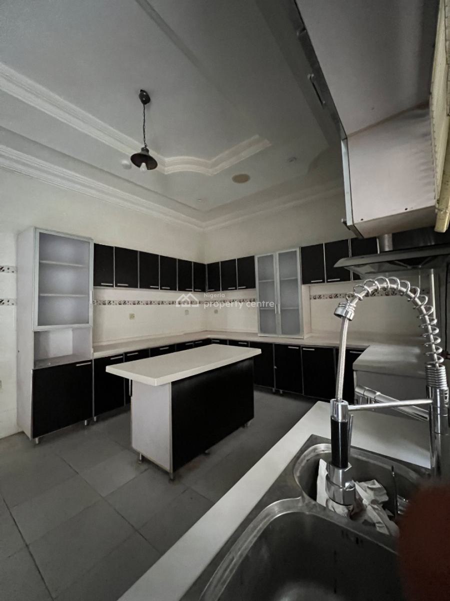 Massive 7-bedroom Fully Detached Duplex with 2-bedroom Bq., Lekki Phase 1, Lekki, Lagos, House for Rent