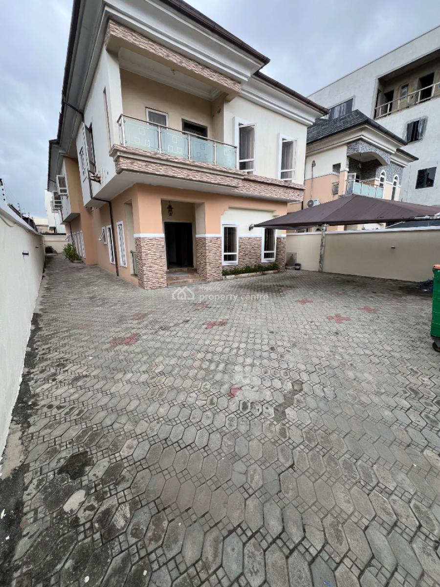Massive 7-bedroom Fully Detached Duplex with 2-bedroom Bq., Lekki Phase 1, Lekki, Lagos, House for Rent
