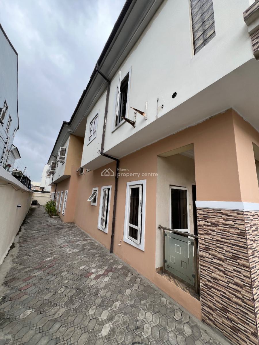 Massive 7-bedroom Fully Detached Duplex with 2-bedroom Bq., Lekki Phase 1, Lekki, Lagos, House for Rent