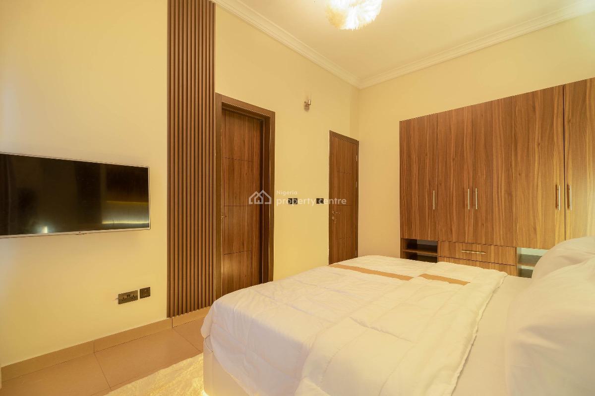 Cozy 1 Bedroom Apartment  with Swimming Pool, Mini Gym and 2 Spacious, Lekki Phase 1, Lekki, Lagos, Flat / Apartment Short Let