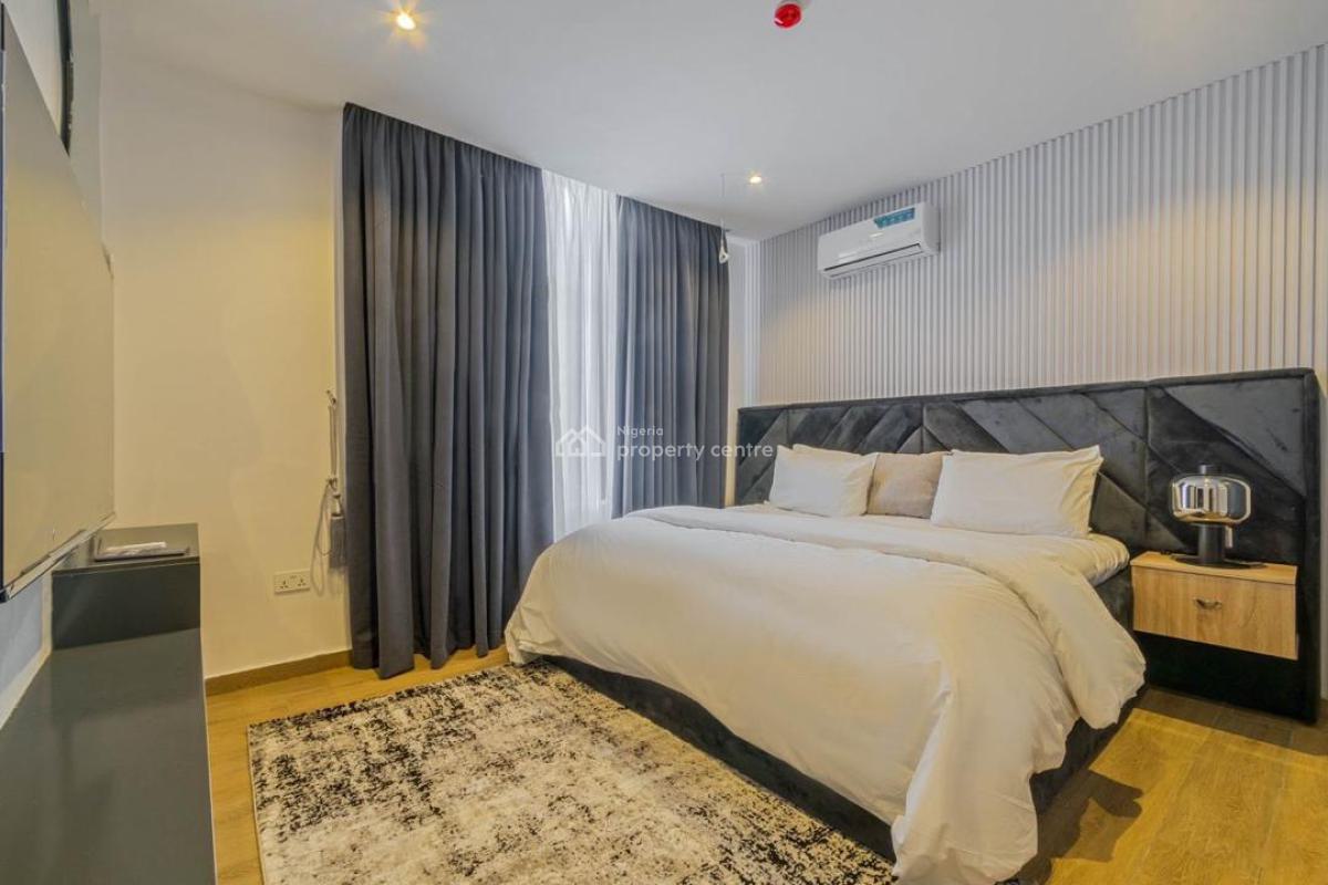 a Luxury Fully Furnished of 3 Bedroom Flat with Pool and Snooker Pool, Lekki Phase 1, Lekki, Lagos, Flat / Apartment Short Let