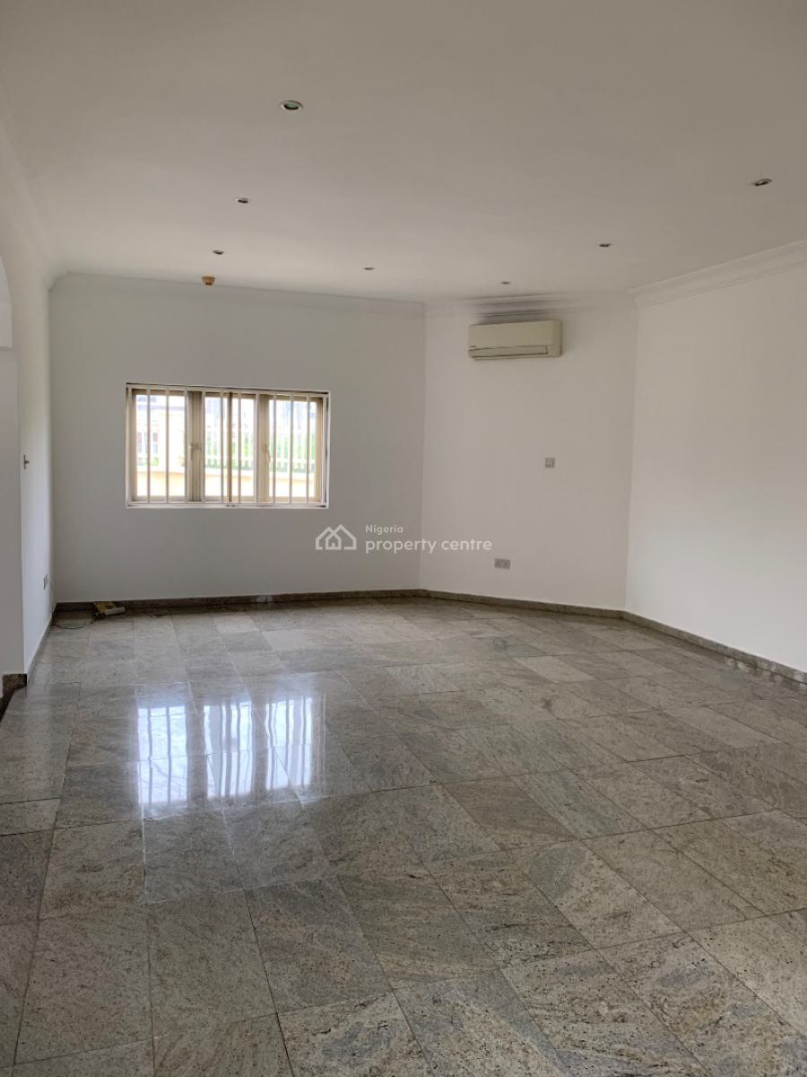 Standard 3 Bedroom Apartment with a Bq, Lekki Phase 1, Lekki, Lagos, Flat / Apartment for Rent