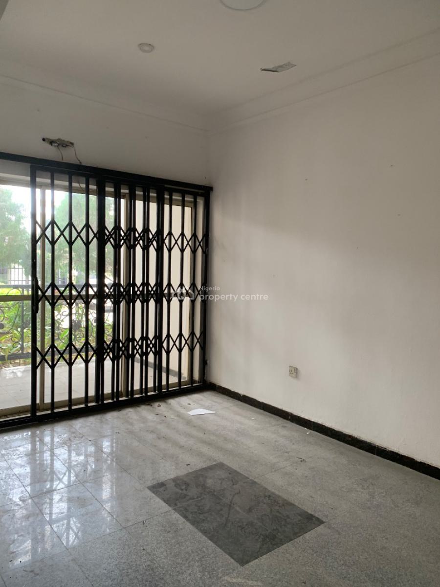 Standard 3 Bedroom Apartment, Lekki Phase 1, Lekki, Lagos, Flat / Apartment for Rent