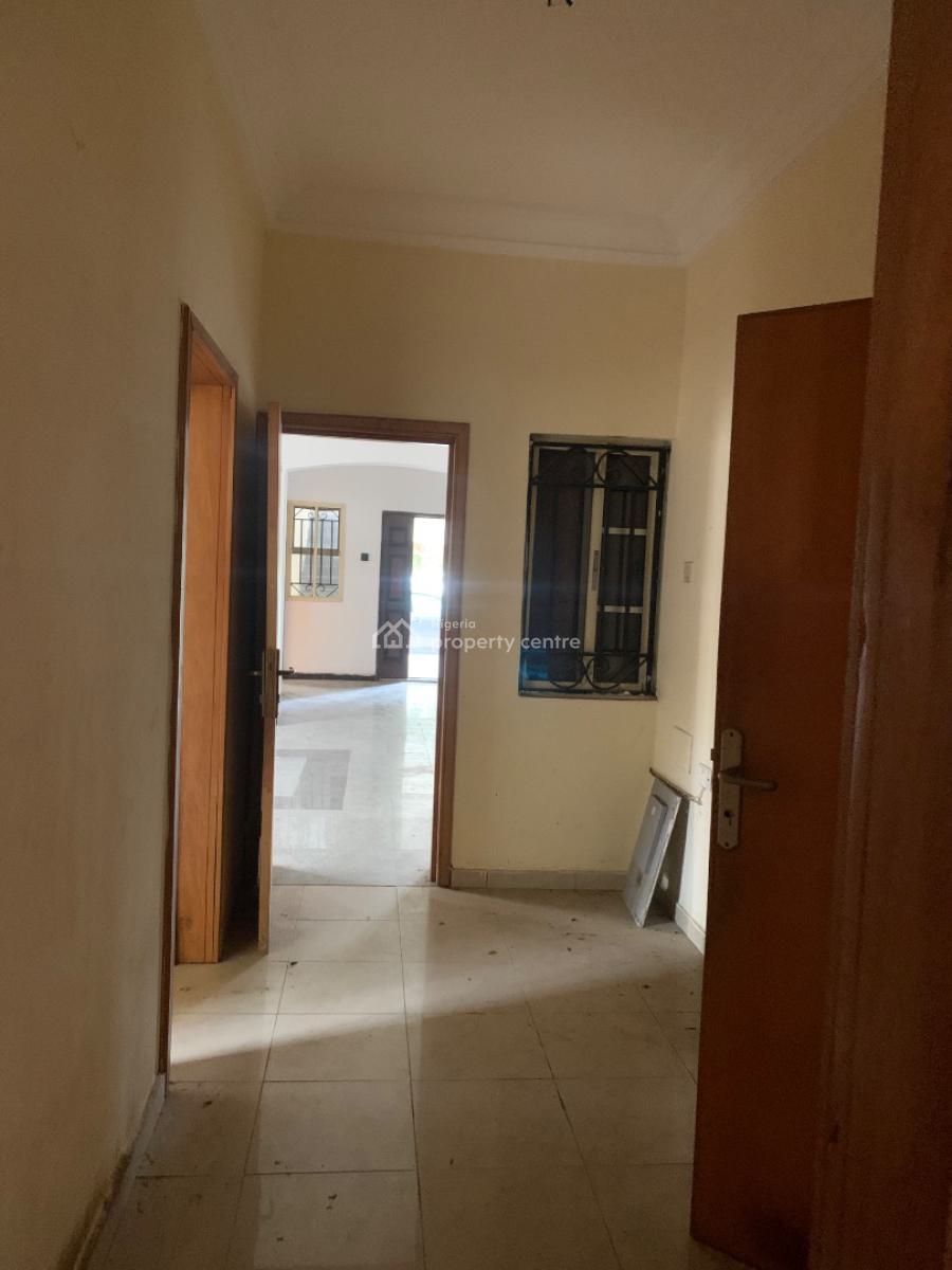 Standard 3 Bedroom Apartment, Lekki Phase 1, Lekki, Lagos, Flat / Apartment for Rent