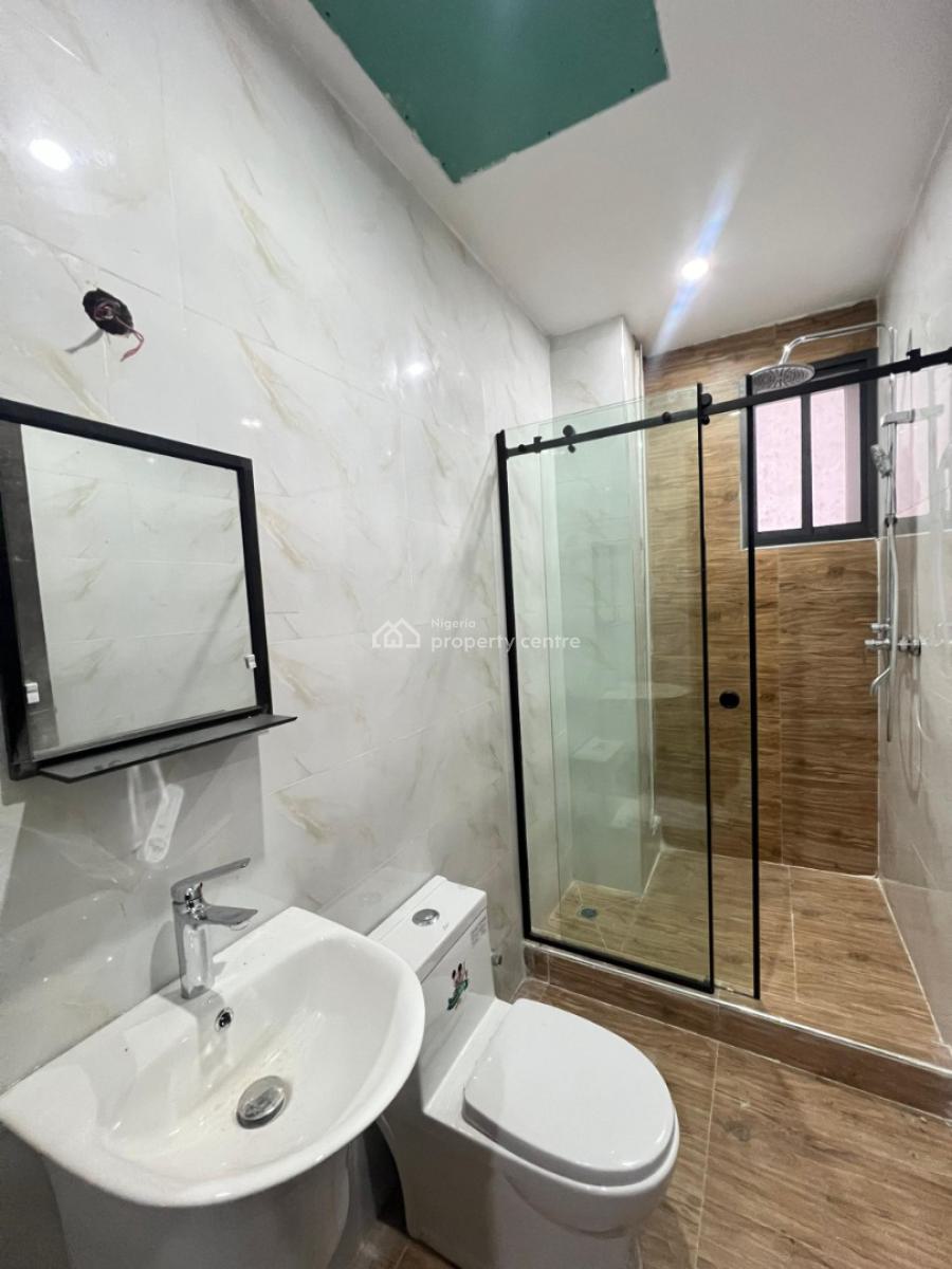Absolutely Decent 2 Bedroom Apartment with Communal Swimming Pool Elevato, Lekki Phase 1, Lekki, Lagos, Flat / Apartment for Sale