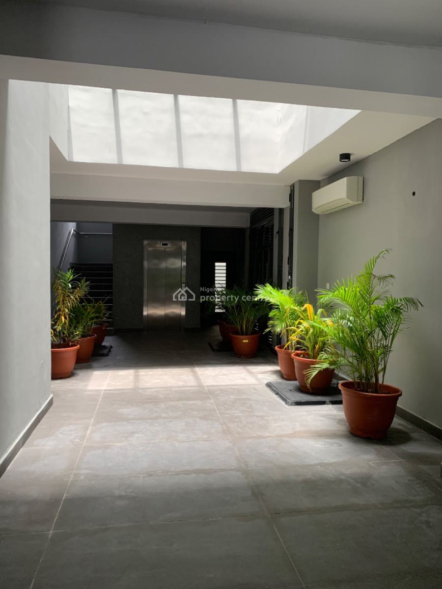 Luxury 3 Bedroom Apartment with a Bq, Lekki Phase 1, Lekki, Lagos, Flat / Apartment for Sale