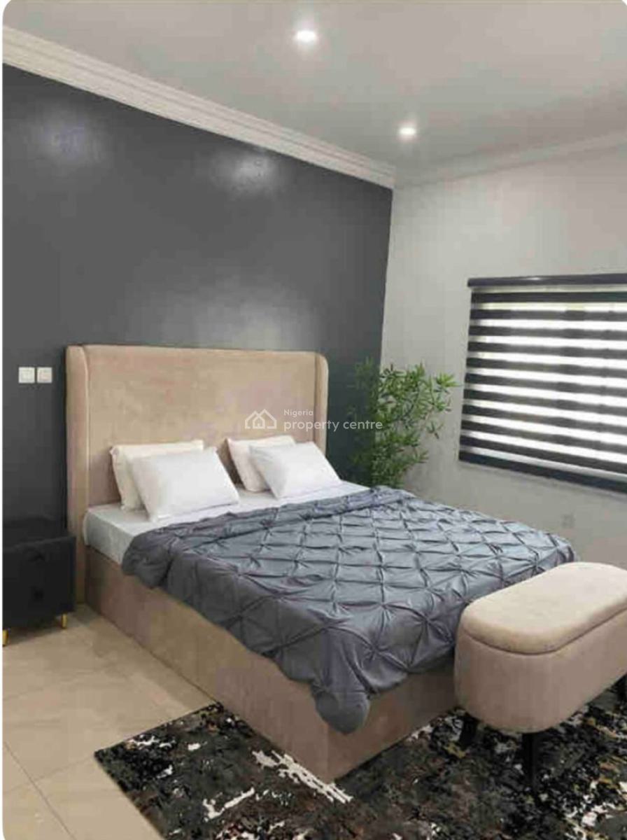 Fully Serviced and Spacious 3 Bedroom Flat with Pool and Bq, Lekki Phase 1, Lekki, Lagos, Flat / Apartment for Rent
