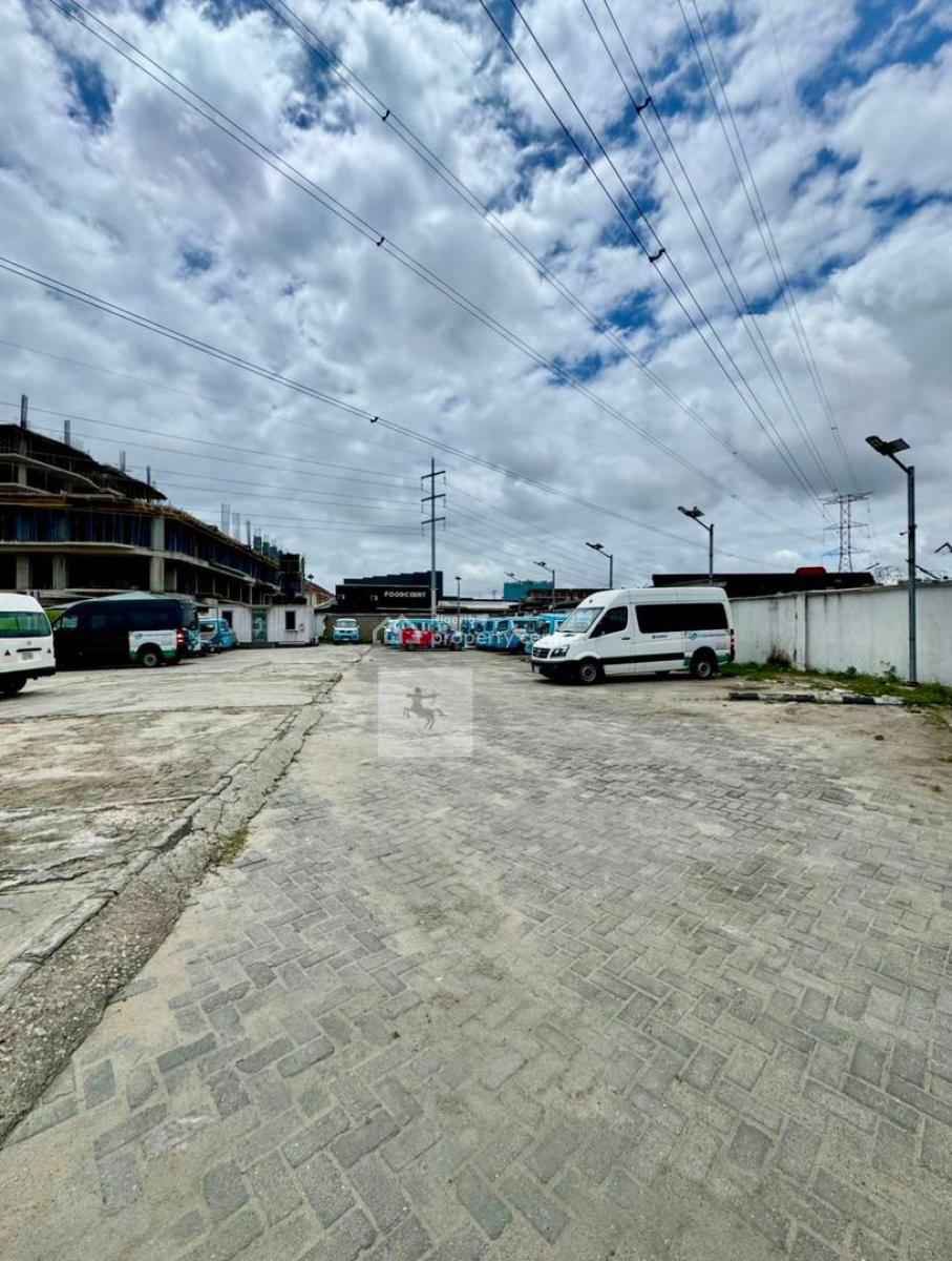 Commercial Land Measuring 1114sqm, Facing Lekki-epe Expressway, Oniru, Victoria Island (vi), Lagos, Commercial Land for Rent