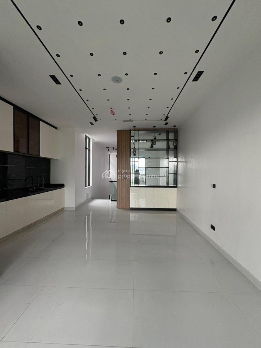 6-bedroom Detached Home, Lekki, Lagos, House for Sale
