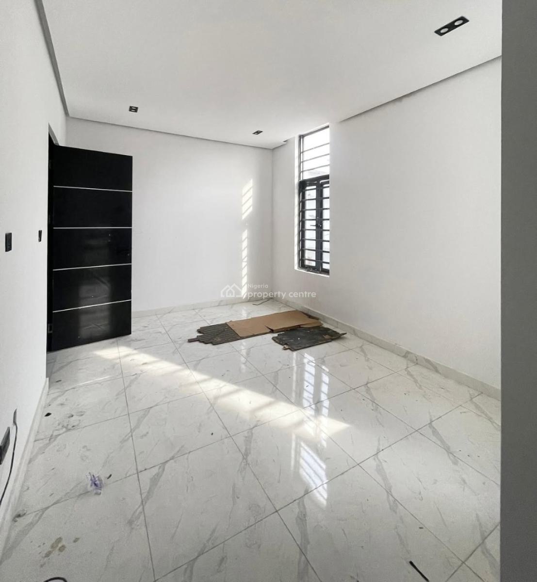 2 Bedroom Luxury Apartment, Ologolo, Lekki, Lagos, Flat / Apartment for Sale