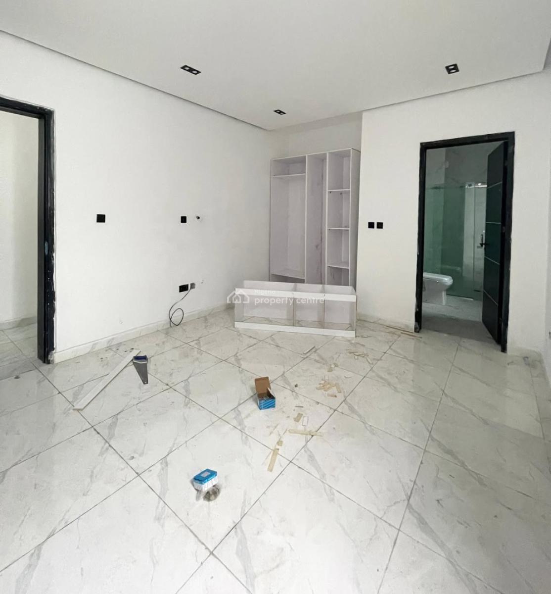 2 Bedroom Luxury Apartment, Ologolo, Lekki, Lagos, Flat / Apartment for Sale