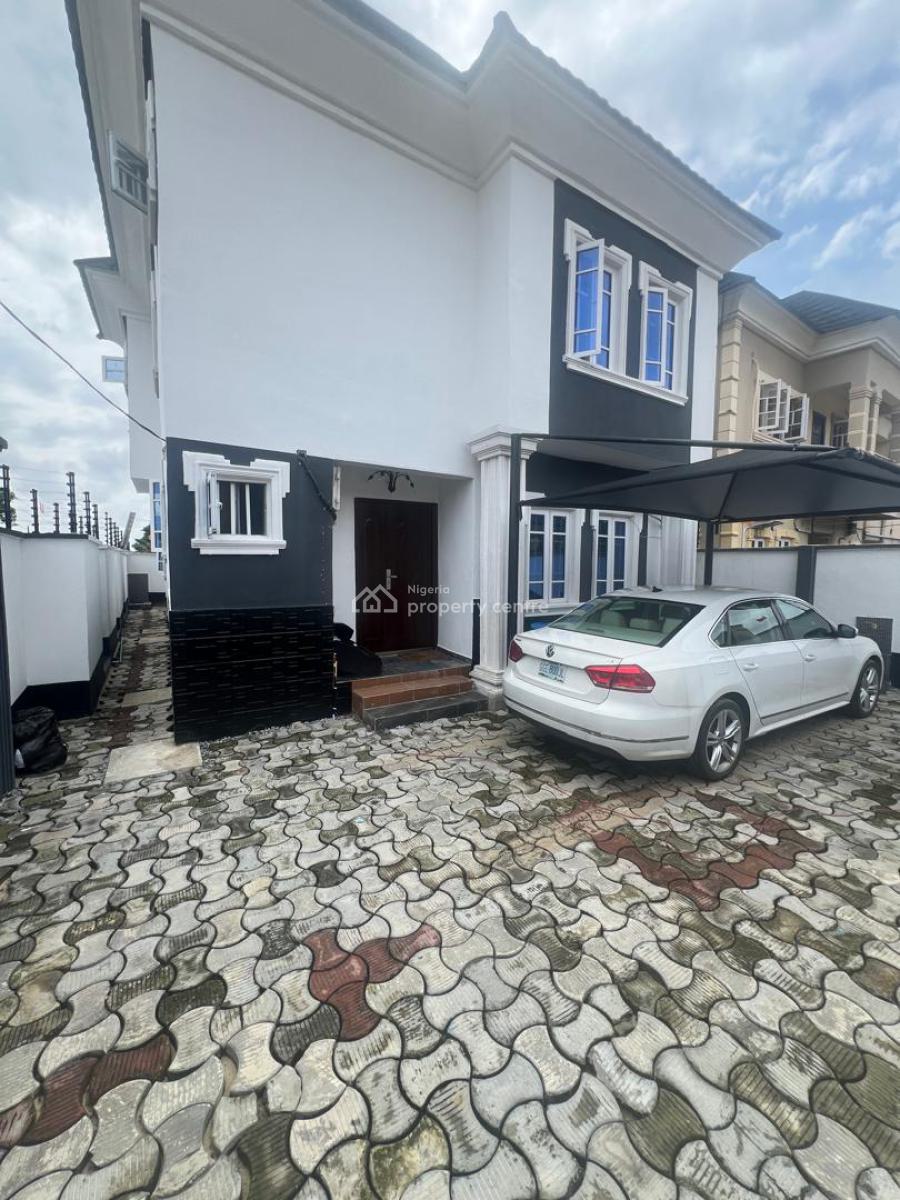 Well Renovated 4 Bedroom Detached Duplex, Ogunfayo Area, By Awoyaya Road, Eputu, Ibeju Lekki, Lagos, Detached Duplex for Sale
