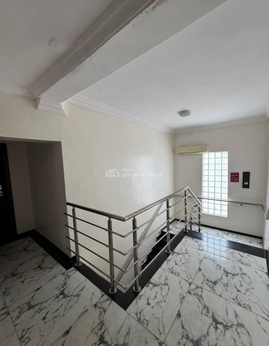 Well Maintained Commercial *detached Duplex of 17 Bedrooms, Lekki Phase 1, Lekki, Lagos, Hotel / Guest House for Rent