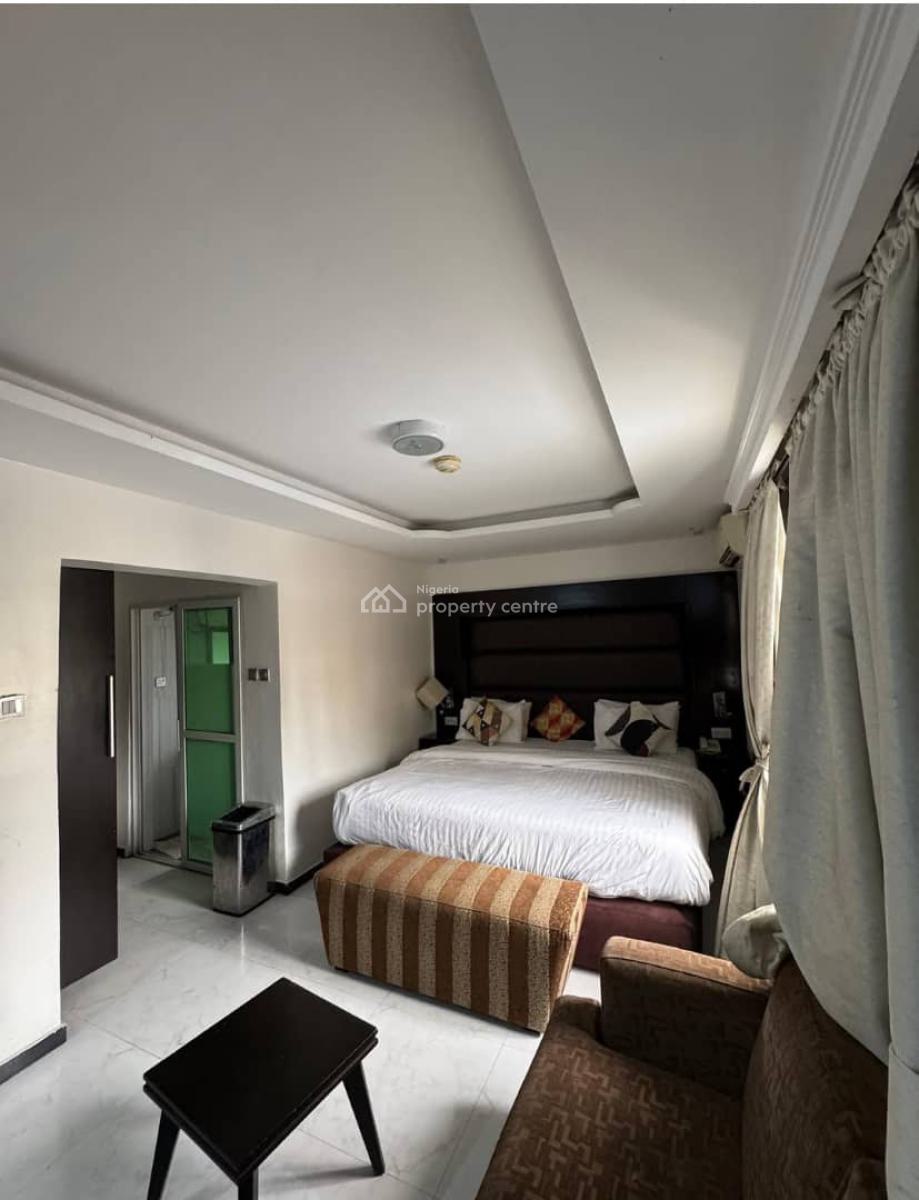 Well Maintained Commercial *detached Duplex of 17 Bedrooms, Lekki Phase 1, Lekki, Lagos, Hotel / Guest House for Rent