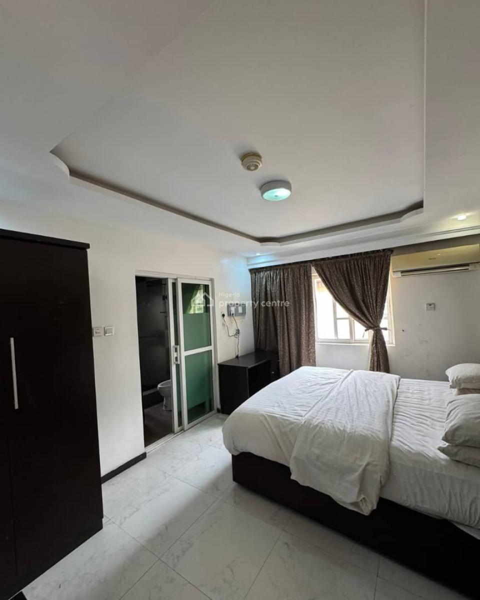 Well Maintained Commercial *detached Duplex of 17 Bedrooms, Lekki Phase 1, Lekki, Lagos, Hotel / Guest House for Rent