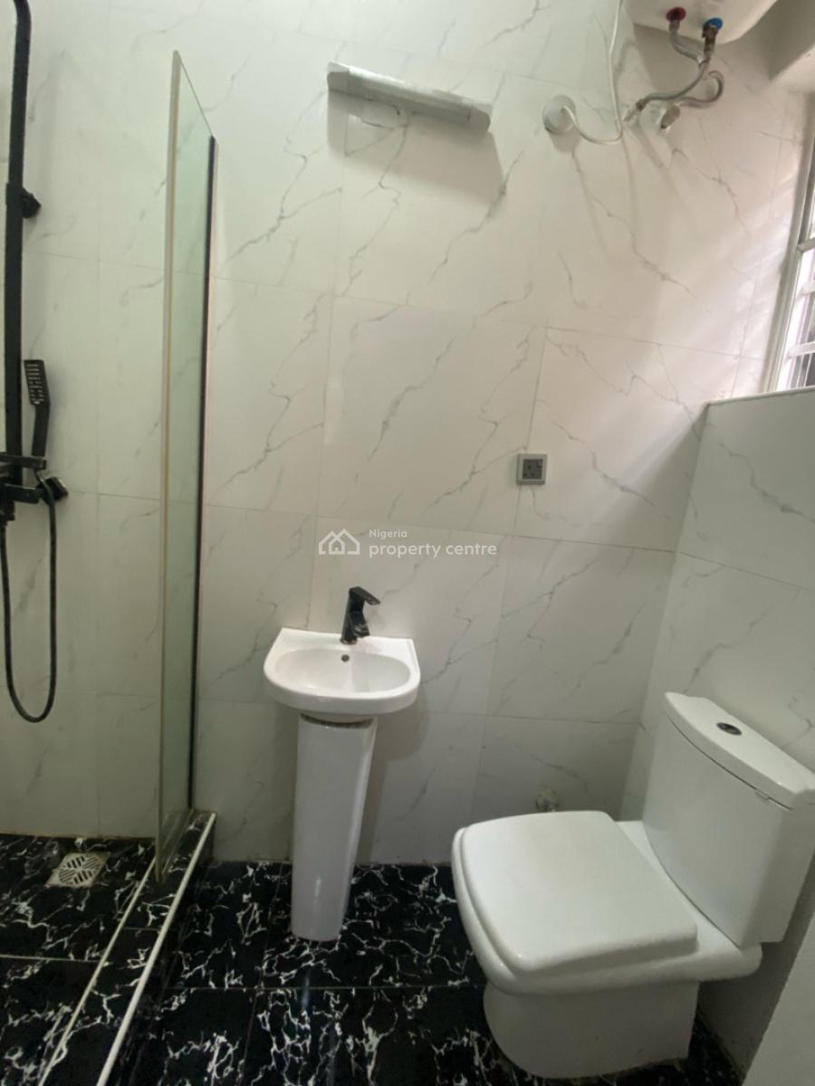 Spacious Luxury Room Upstairs, Ikota Villa Estate, Lekki, Lagos, Flat / Apartment for Rent