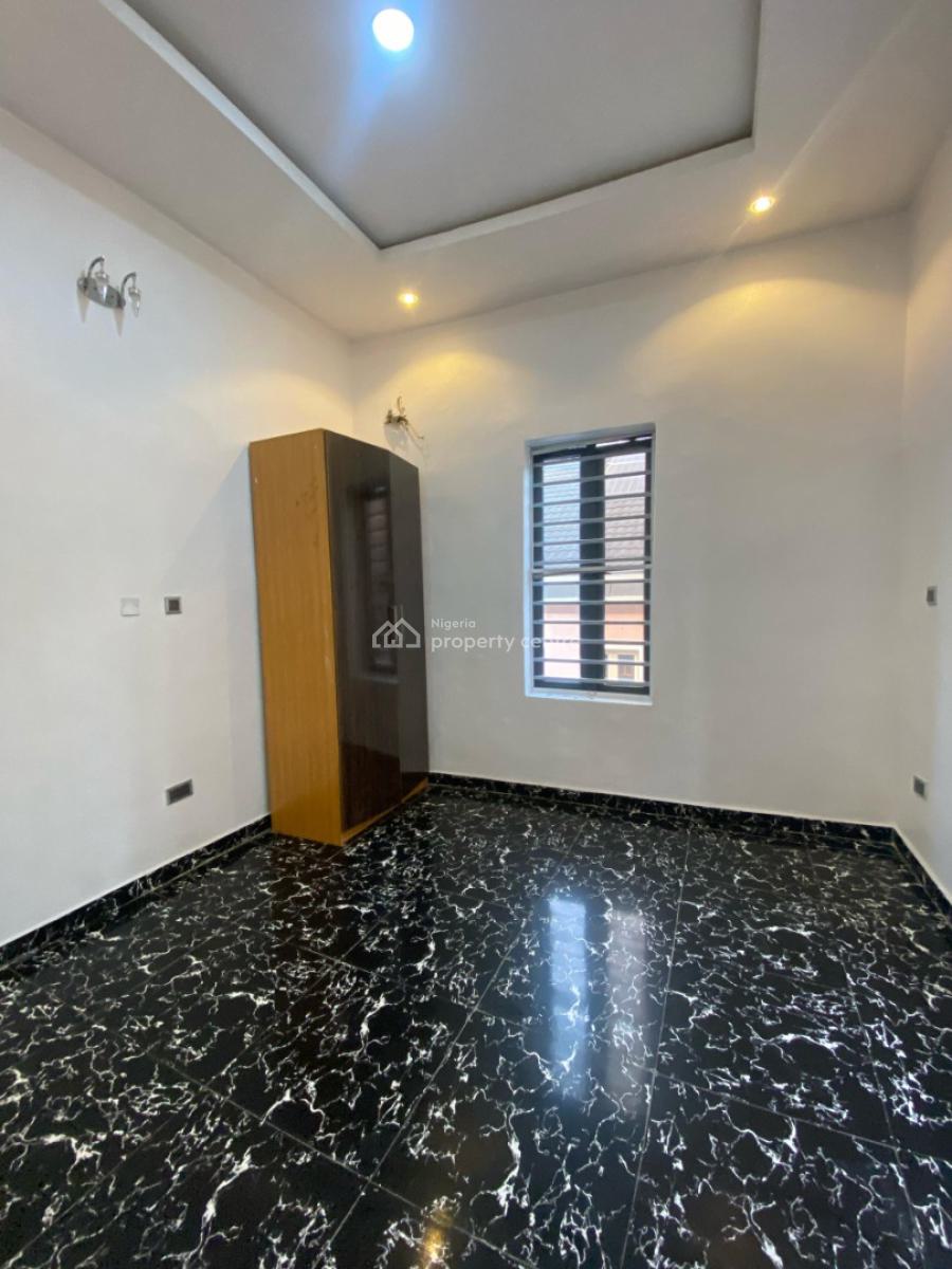 Spacious Luxury Room Upstairs, Ikota Villa Estate, Lekki, Lagos, Flat / Apartment for Rent