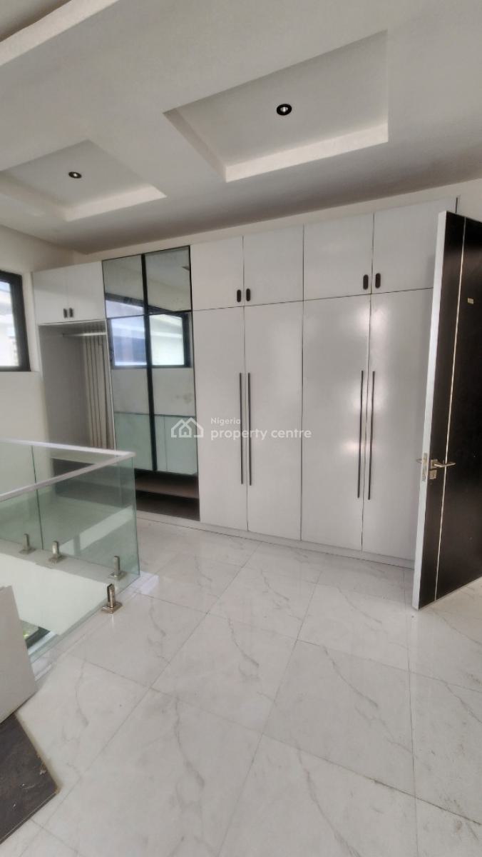Spacious and 4-bedroom Terrace with Boys Quarters (bq), Swimming Pool, Old Ikoyi, Ikoyi, Lagos, Terraced Duplex for Rent