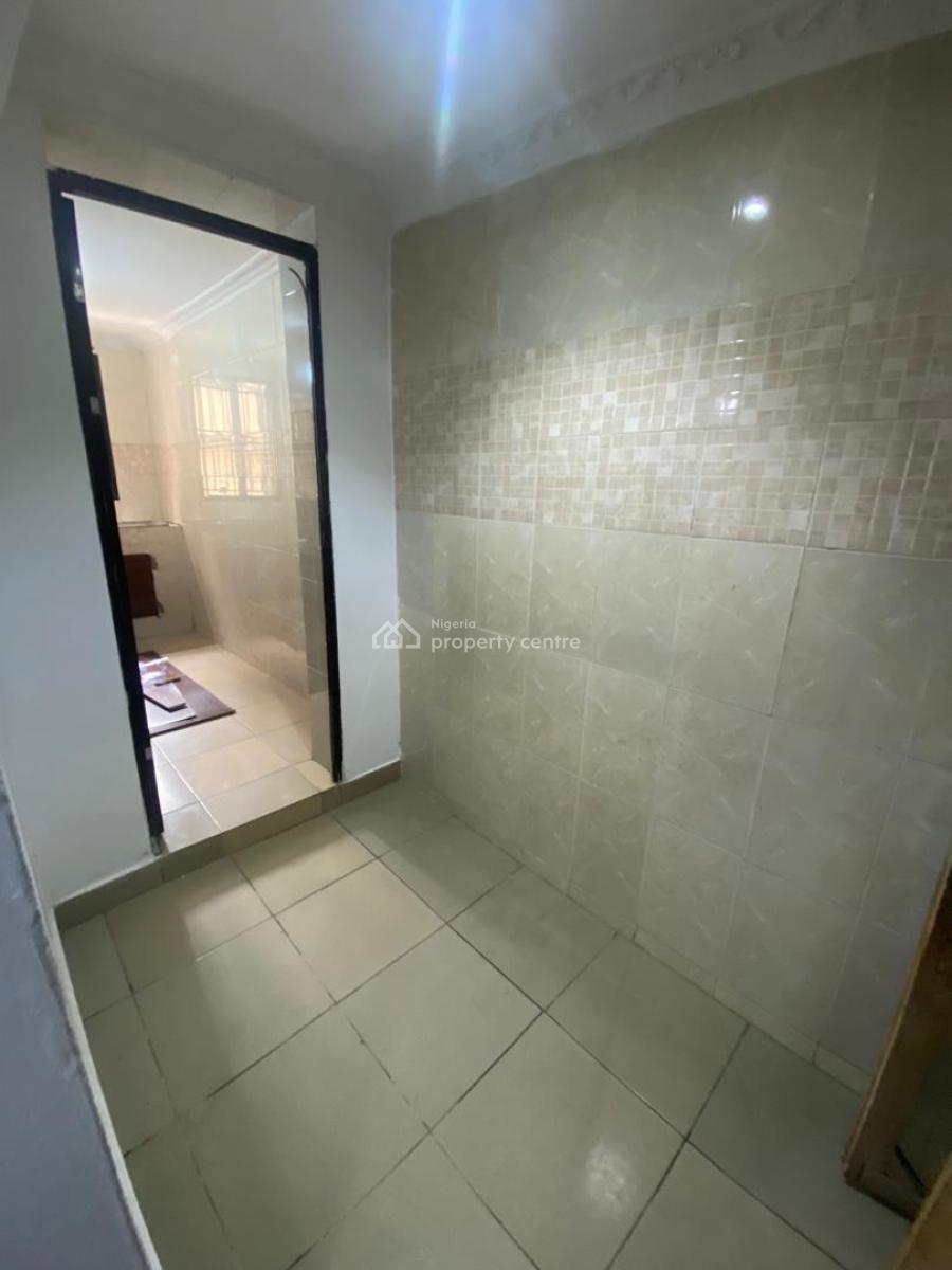 Newly Refurbished and Renovated Room and Parlour, Lekki Right By Pinnacle Filling Station, Lekki, Lagos, Mini Flat (room and Parlour) for Rent