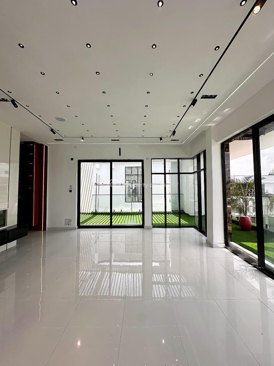6 Bedroom Fully Detached with Bq, Lekki, Lagos, Detached Duplex for Sale