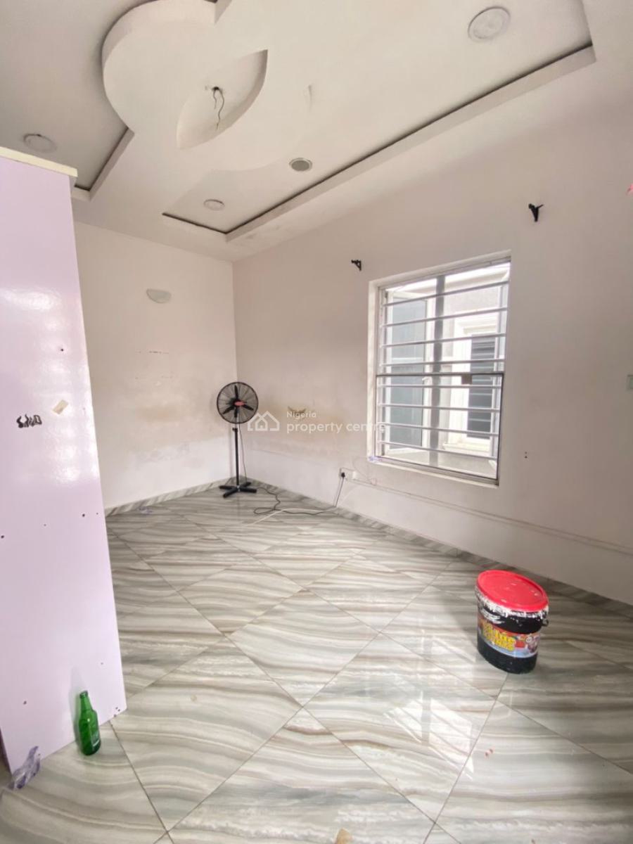 Spacious and Standard Single Room Upstairs (shared Apartment), Chevron, Lekki, Lagos, Self Contain (single Rooms) for Rent