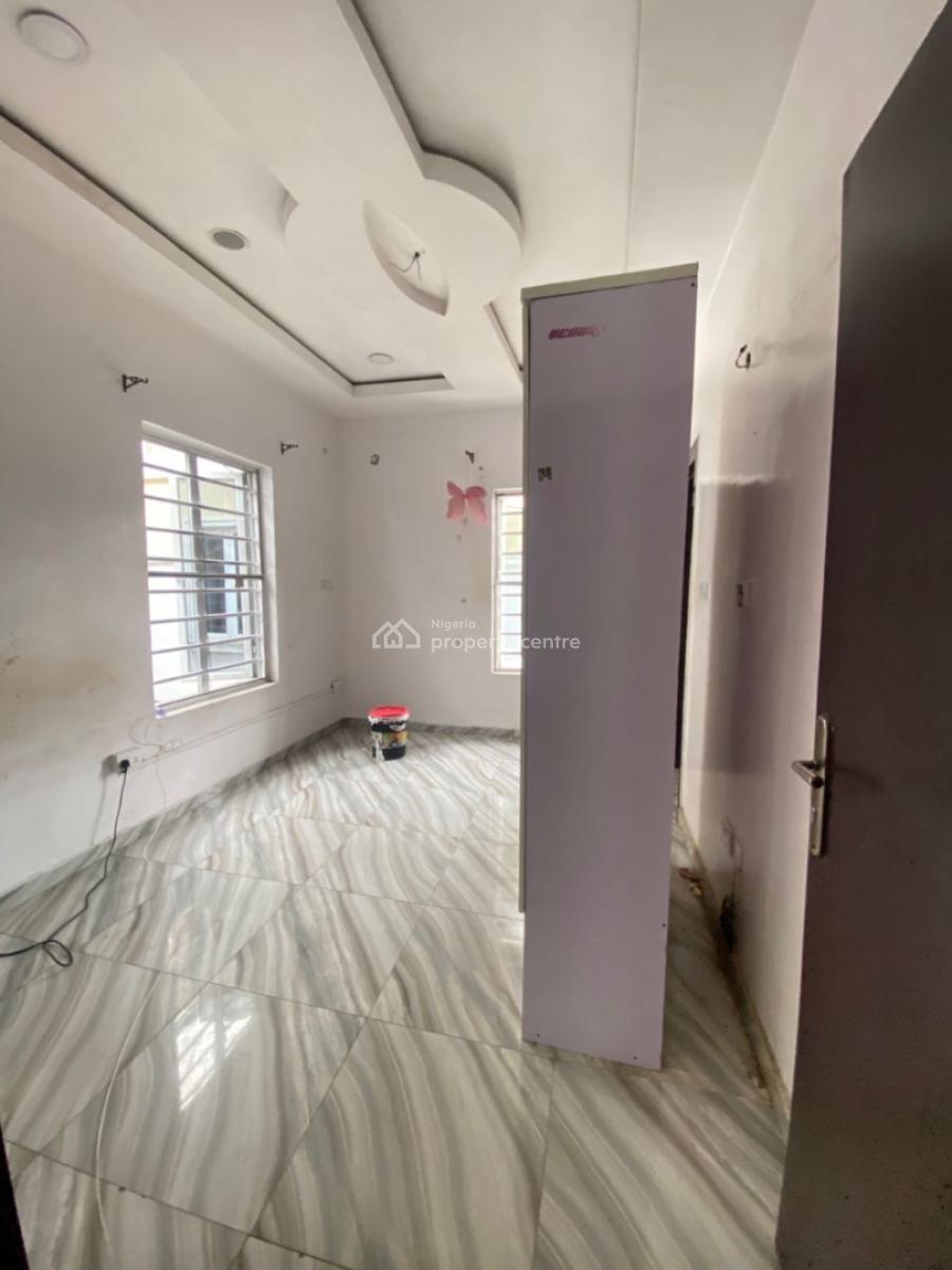 Spacious and Standard Single Room Upstairs (shared Apartment), Chevron, Lekki, Lagos, Self Contain (single Rooms) for Rent