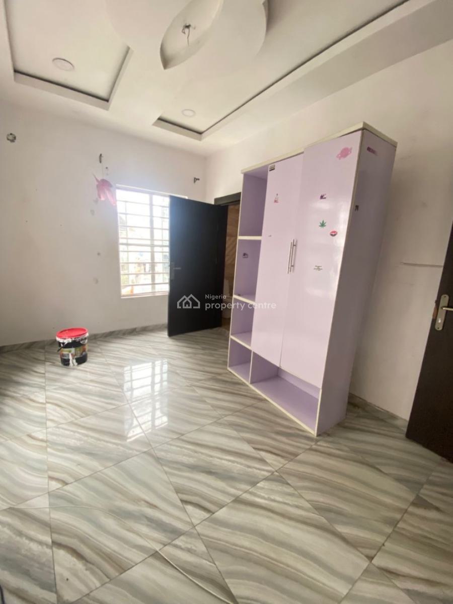 Spacious and Standard Single Room Upstairs (shared Apartment), Chevron, Lekki, Lagos, Self Contain (single Rooms) for Rent