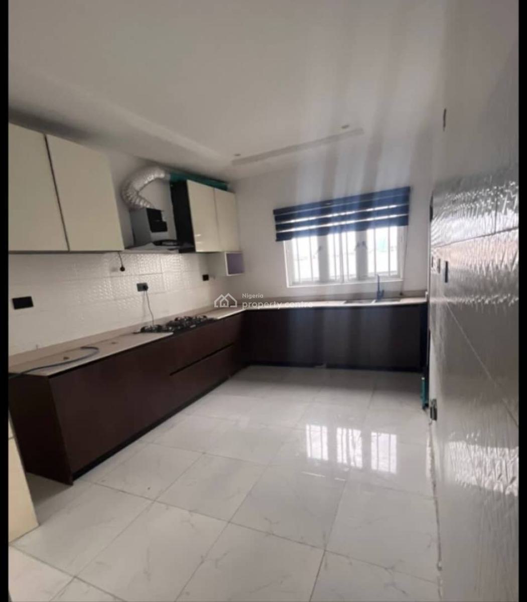 Serviced 3-bedroom Flat on Pentfloor with Bq, Lekki Phase 1, Lekki, Lagos, House for Rent
