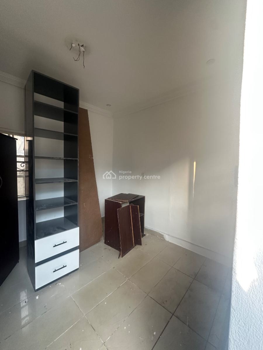 Excellent Spacious 2 Bedroom Apartment, Von Road, Lugbe District, Abuja, Flat / Apartment for Rent