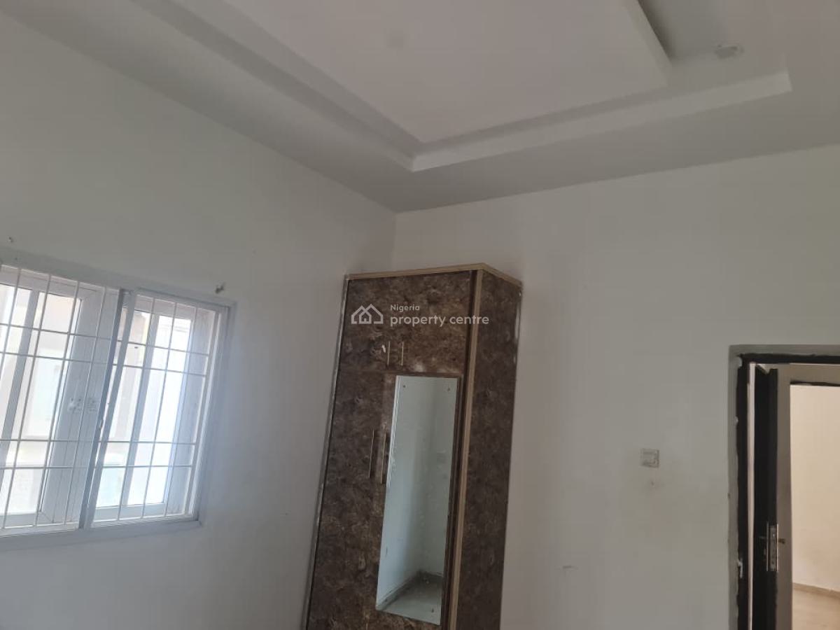 Excellent Spacious 2 Bedroom Apartment, Von Road, Lugbe District, Abuja, Flat / Apartment for Rent