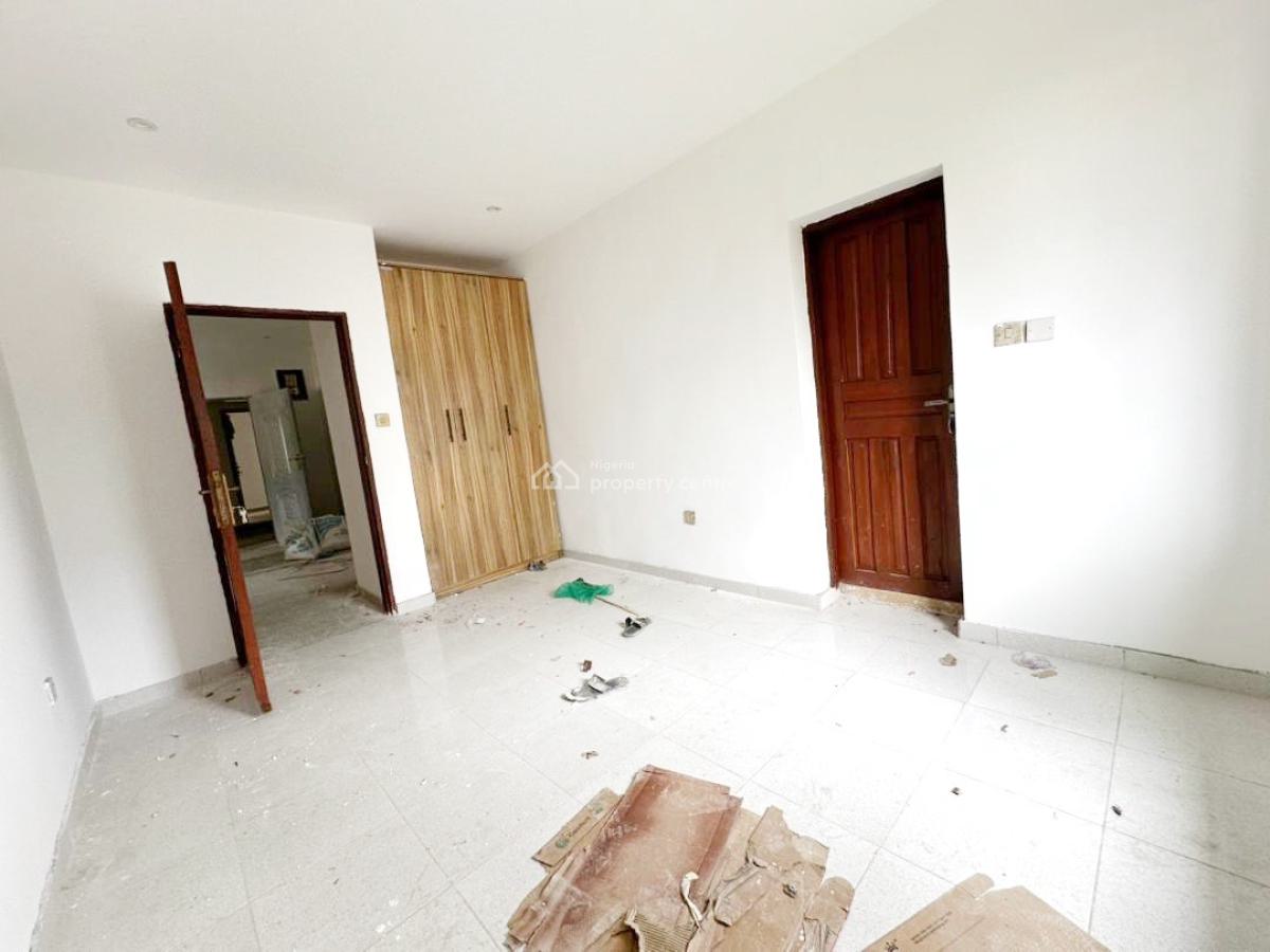 a Well Maintained Spacious 2 Bedroom Flat, Omole Phase 2, Ikeja, Lagos, Flat / Apartment for Rent