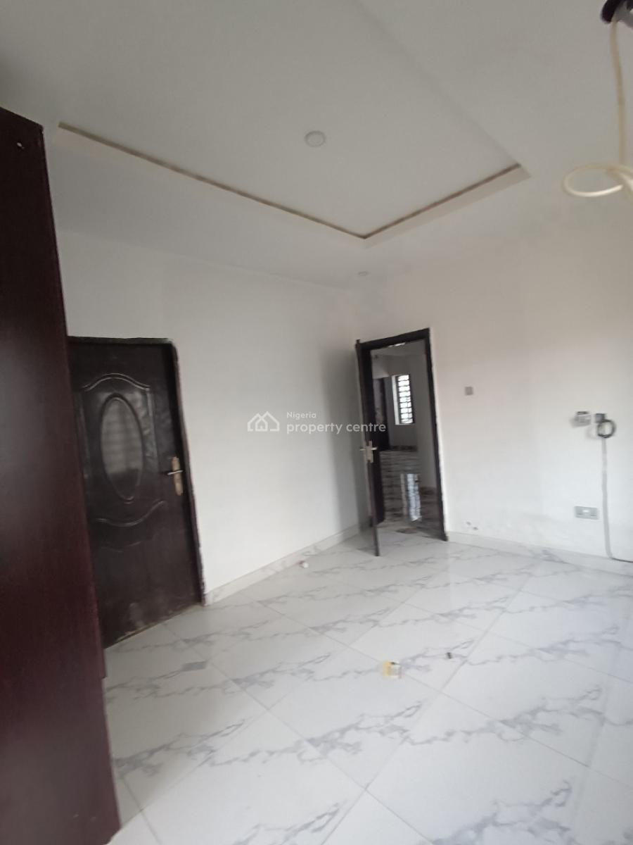 a Well Built 2bedroom Flat, Behind Peninsula Garden After Lbs Ajah Lagos, Lekki Phase 2, Lekki, Lagos, Flat / Apartment for Rent