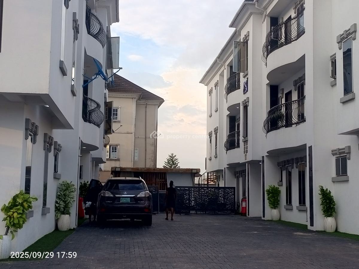 3 Bedrooms Luxurious Furnished Apartment, Lbs, Olokonla, Ajah, Lagos, Flat / Apartment Short Let