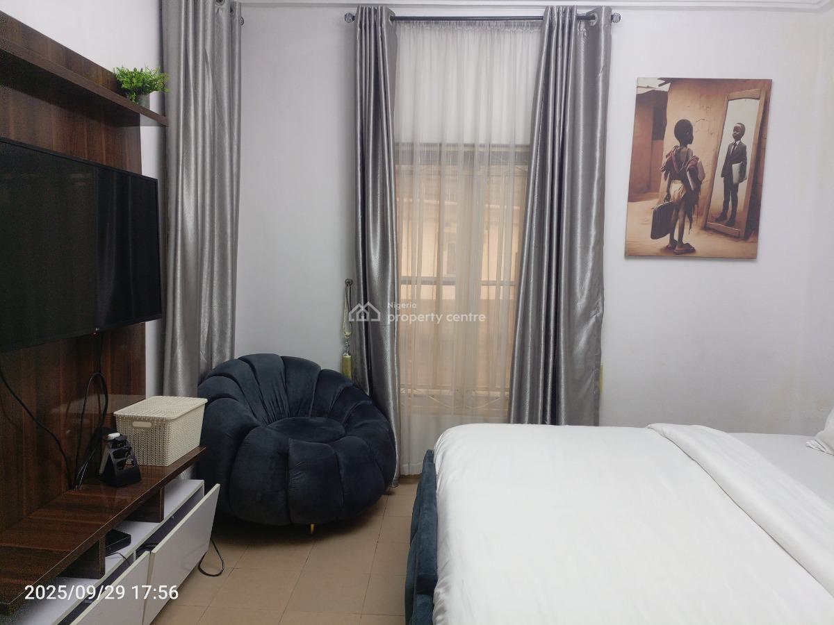 3 Bedrooms Luxurious Furnished Apartment, Lbs, Olokonla, Ajah, Lagos, Flat / Apartment Short Let