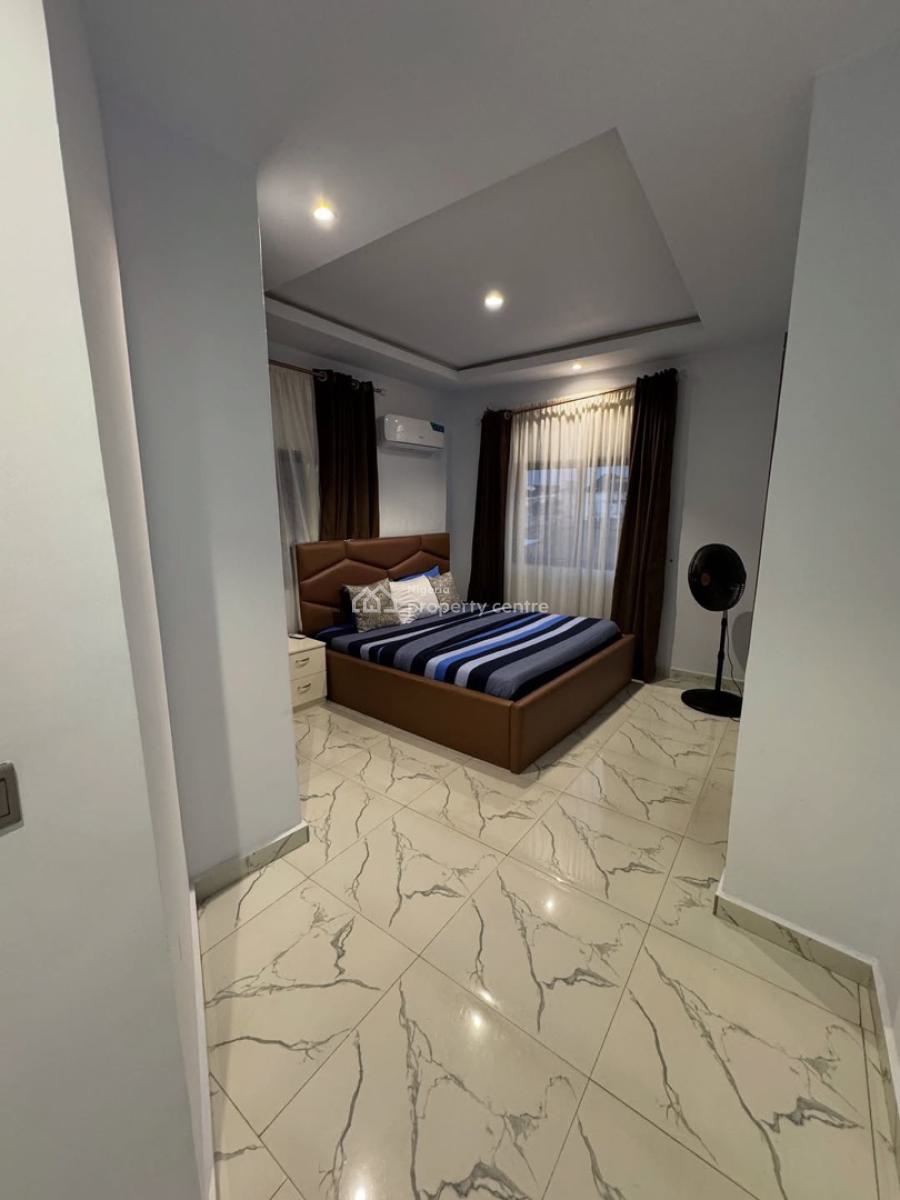 Fully Furnished 3 Bedrooms Spacious Apartment, Good Access Road, Guzape District, Abuja, Flat / Apartment for Rent