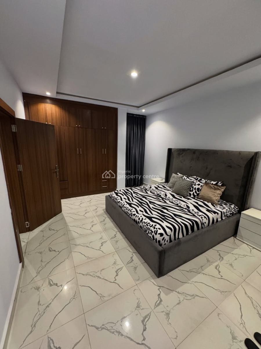 Fully Furnished 3 Bedrooms Spacious Apartment, Good Access Road, Guzape District, Abuja, Flat / Apartment for Rent