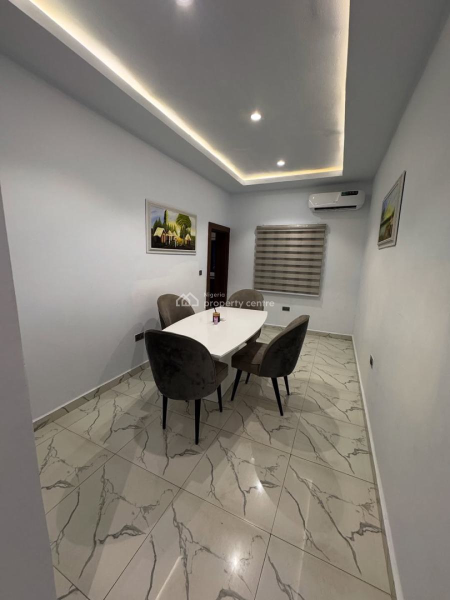 Fully Furnished 3 Bedrooms Spacious Apartment, Good Access Road, Guzape District, Abuja, Flat / Apartment for Rent