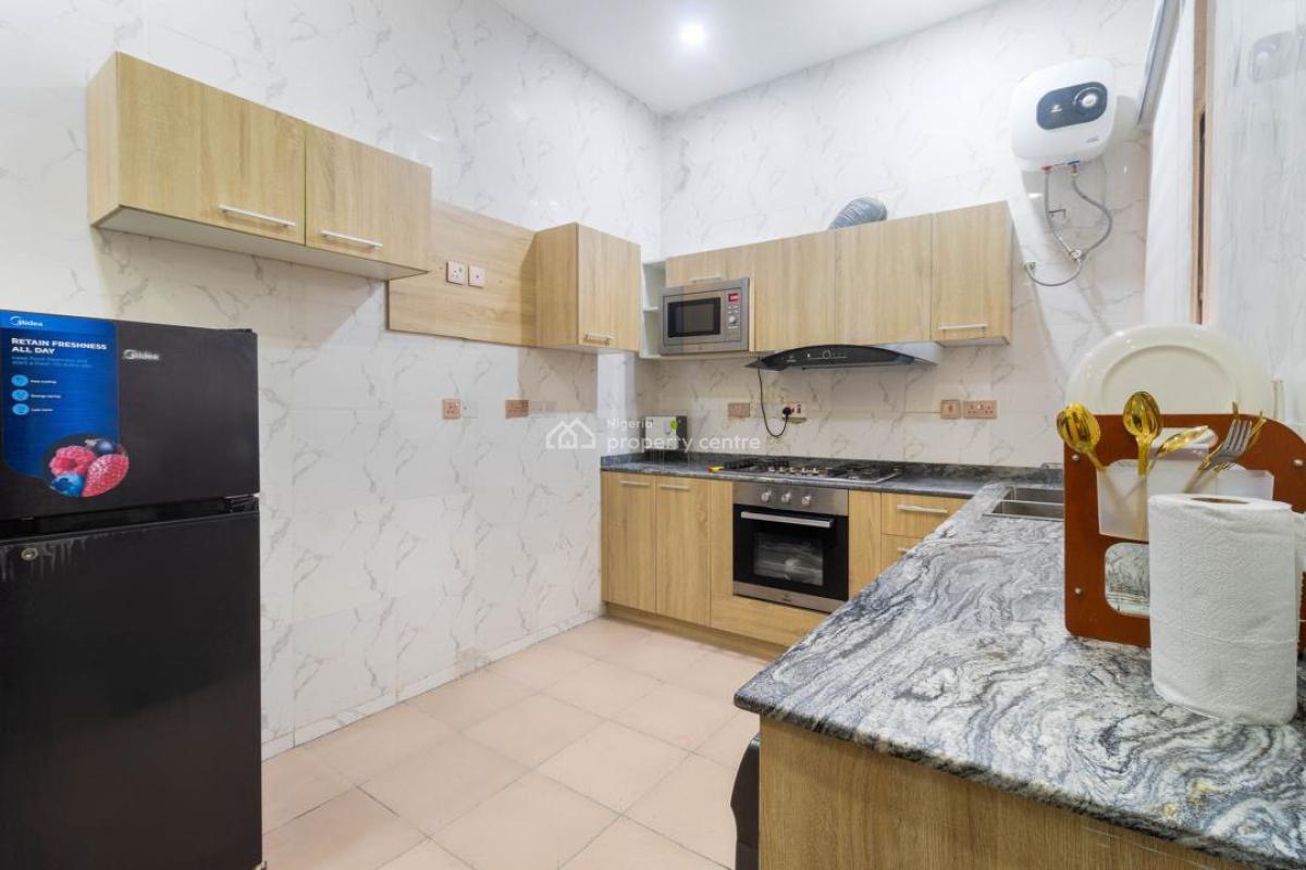 Luxury Sharp 4 Bedrooms Apartment with Ps5 & Swimming Pool, Orchid Road, Lekki, Lagos, Flat / Apartment Short Let