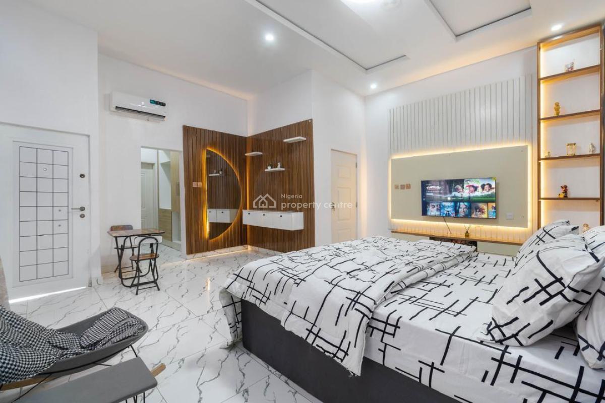 Luxury Sharp 4 Bedrooms Apartment with Ps5 & Swimming Pool, Orchid Road, Lekki, Lagos, Flat / Apartment Short Let
